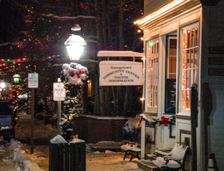 Georgetown Community Center Christmas w 768x587